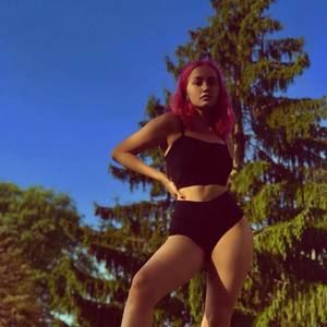 Meet your Posher, Rayna